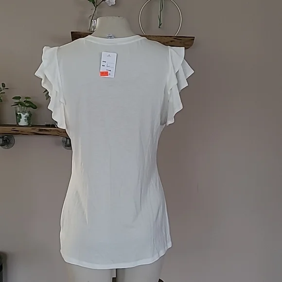 NWT Ruffled shoulder top - Picture 4 of 6